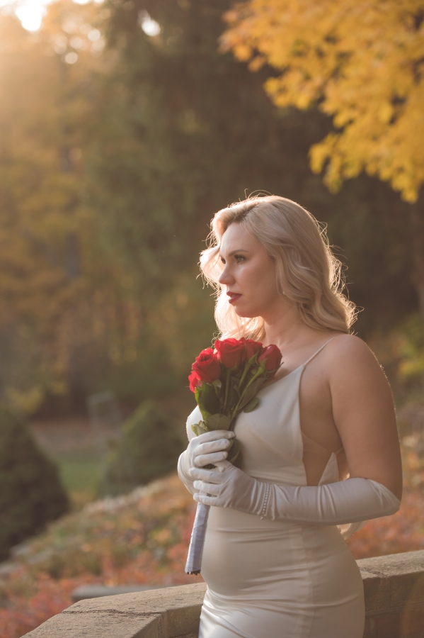 Bride holding bouquet at Meadow Brook Hall. 